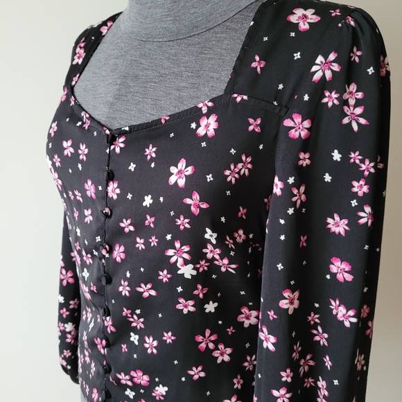 Cupcakes and Cashmere Sapphire Long Sleeve Floral Print Button Front Blo… - Picture 5 of 15